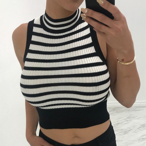 Black and white striped crop top - Picture 1 of 2